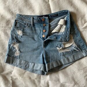 HOLLISTER  ULTRA HIGH-RISE MOM SHORTS  VINTAGE STRECH SZ 7  Waist 28